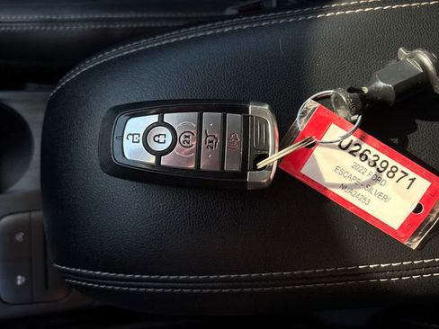 Used 2022 Ford Escape SEL w/ Class II Trailer Tow Package image 27