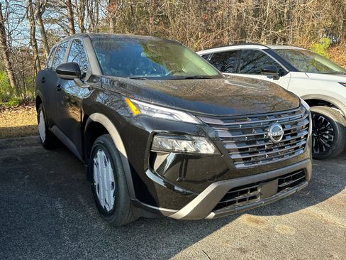 New 2026 Nissan Rogue SV w/ Cold Weather Package image 3