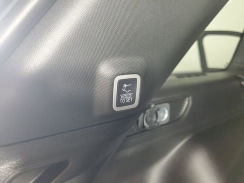 New 2025 Jeep Grand Cherokee Altitude image 32