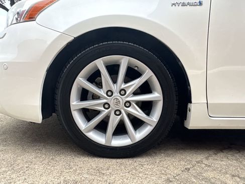 Used 2012 Toyota Prius V Five image 20