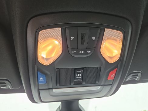 Used 2024 RAM 1500 Big Horn AWD/4WD image 9