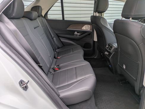 Used 2025 Mercedes-Benz GLE 450e 4MATIC image 29