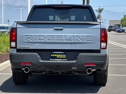 New 2025 Honda Ridgeline Black Edition image 5