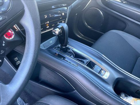 Used 2021 Honda HR-V EX image 15