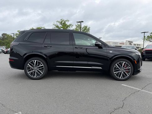 Used 2025 Cadillac XT6 Sport w/ Technology Package AWD/4WD image 8