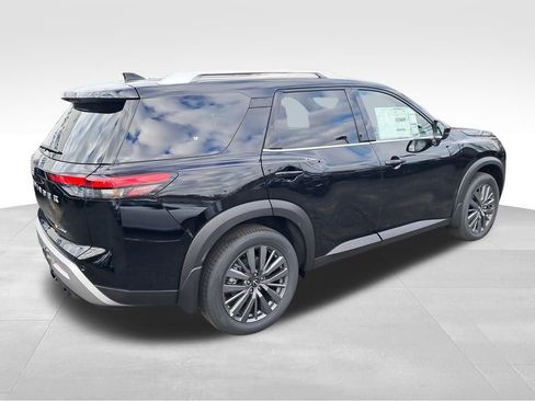 New 2025 Nissan Pathfinder SL w/ SL Premium Package image 5