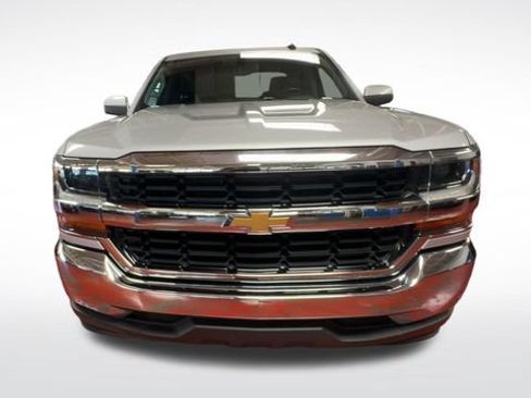Used 2018 Chevrolet Silverado 1500 LT RWD image 3
