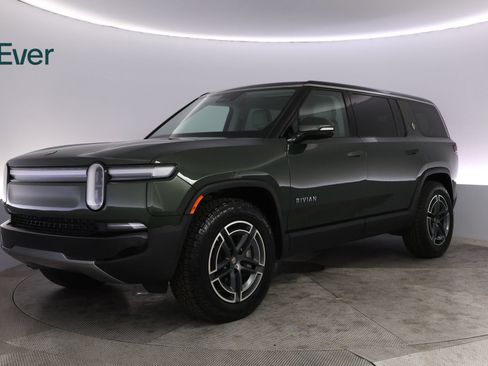 Used 2025 Rivian R1S Adventure AWD/4WD image 2