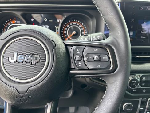 Certified 2025 Jeep Wrangler Unlimited Sport AWD/4WD image 20