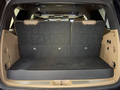 Used 2018 Cadillac Escalade Platinum image 48