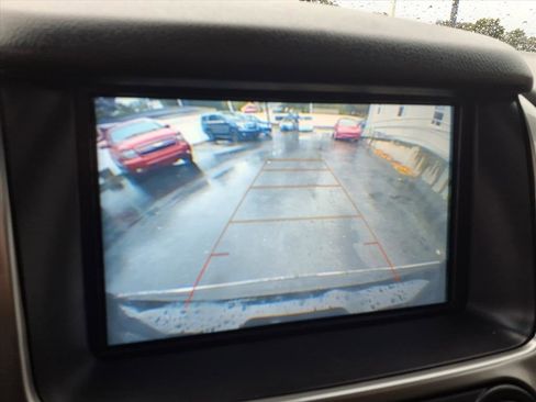 Used 2019 Chevrolet Suburban Premier image 34