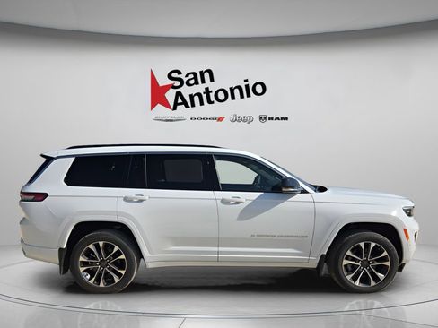 New 2025 Jeep Grand Cherokee L Overland w/ Trailer Tow Package AWD/4WD image 9