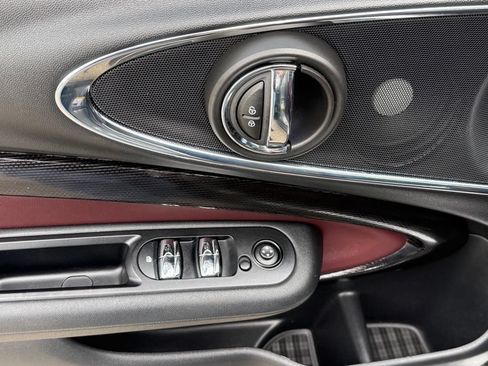 Used 2016 MINI Cooper Clubman FWD image 16