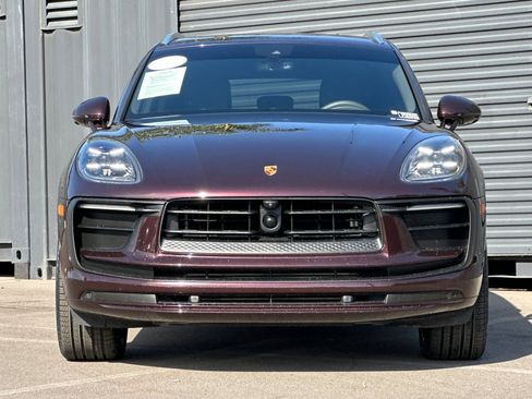 Certified 2023 Porsche Macan image 11