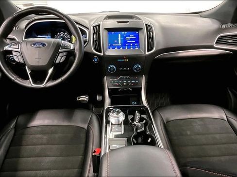 Used 2020 Ford Edge ST-Line w/ Cold Weather Package image 17