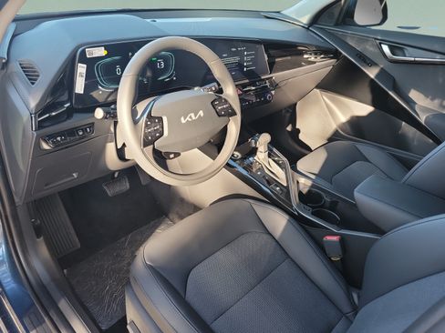 New 2026 Kia Niro EX FWD image 14