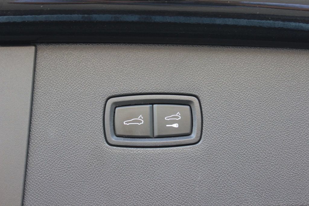Used 2025 Porsche Cayenne Coupe AWD/4WD image 34