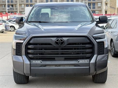 Used 2022 Toyota Tundra SR5 w/ SR5 Convenience Package image 8