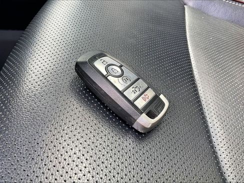 Used 2024 Ford F250 Lariat w/ Chrome Package image 37