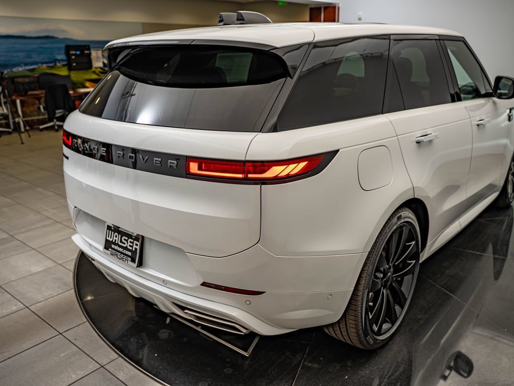 New 2026 Land Rover Range Rover Sport Dynamic SE AWD/4WD image 15
