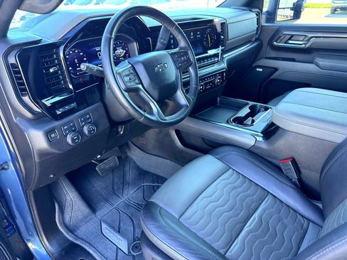 Used 2024 Chevrolet Silverado 2500 ZR2 w/ Technology Package image 14