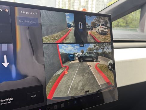 Used 2024 Tesla Cybertruck AWD Crew Cab image 26