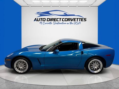 Used 2011 Chevrolet Corvette Coupe w/ 1LT RWD image 9