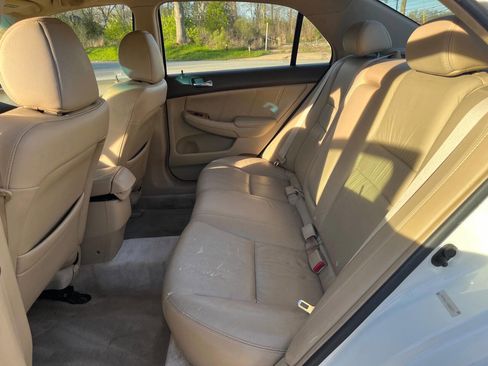 Used 2004 Honda Accord EX image 12