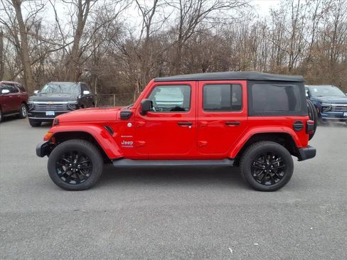 Used 2022 Jeep Wrangler Unlimited Sahara image 6