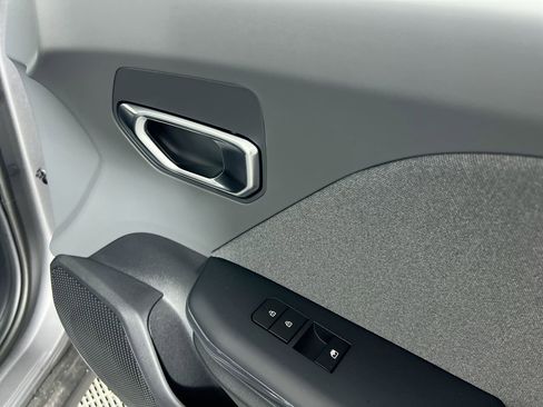 New 2025 Kia K4 EX image 32