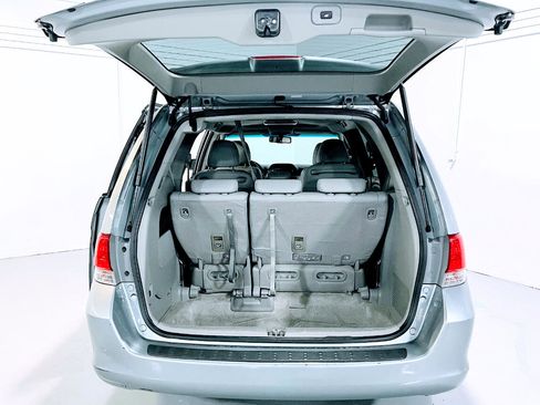 Used 2010 Honda Odyssey EX-L image 16