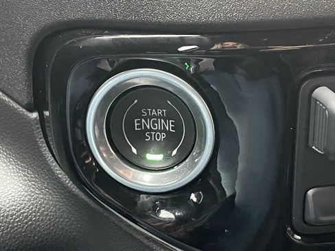 Used 2023 Chevrolet Silverado 1500 ZR2 w/ Technology Package image 37