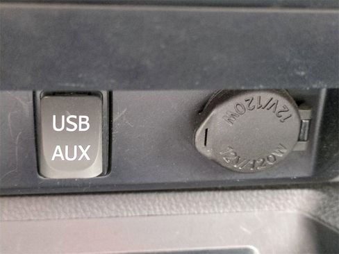 Used 2018 Toyota Tundra Limited image 21