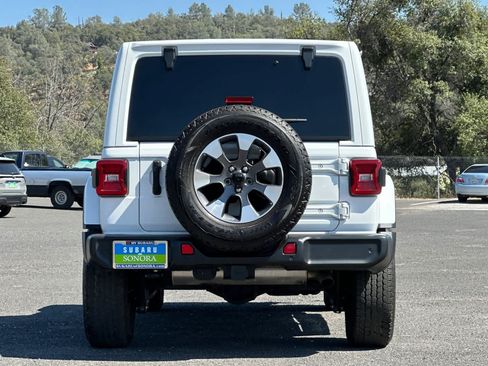 Used 2021 Jeep Wrangler Unlimited Sahara AWD/4WD image 4
