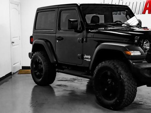 Used 2019 Jeep Wrangler Sport AWD/4WD image 3