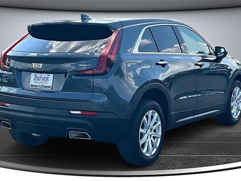 Used 2021 Cadillac XT4 Luxury w/ Cold Weather Package image 6