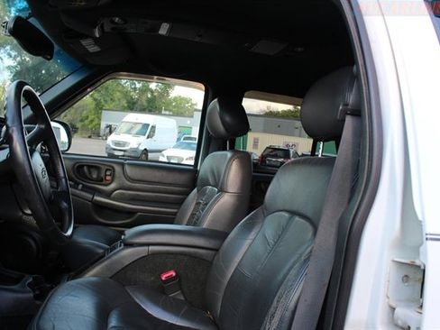 Used 1999 Chevrolet Blazer LT image 10