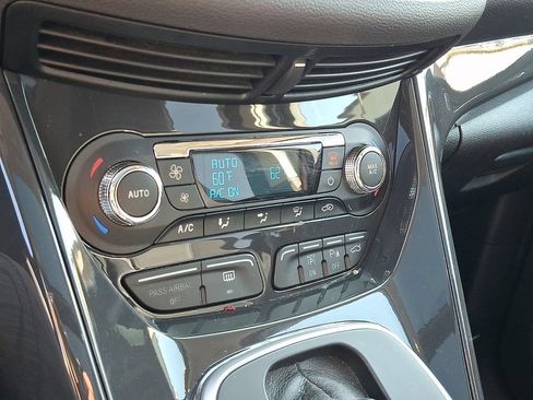 Used 2013 Ford Escape Titanium w/ Parking Technology Pkg AWD/4WD image 17