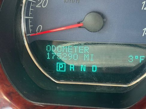 Used 2006 Buick Lucerne CXS w/ Driver Confidence Package FWD image 16