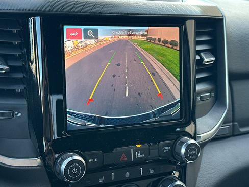 New 2026 RAM 1500 4x4 Crew Cab image 17