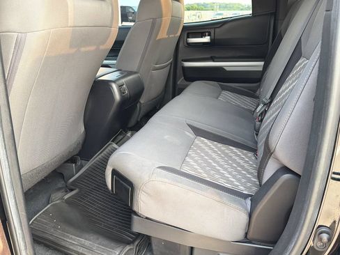 Used 2020 Toyota Tundra SR5 w/ SR5 Convenience Package AWD/4WD image 14