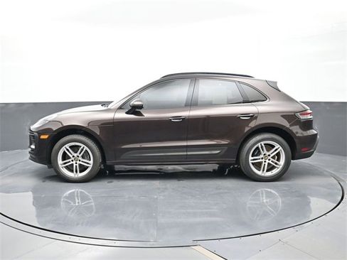 Used 2022 Porsche Macan image 2