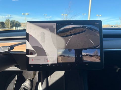 Used 2023 Tesla Model Y Performance image 15