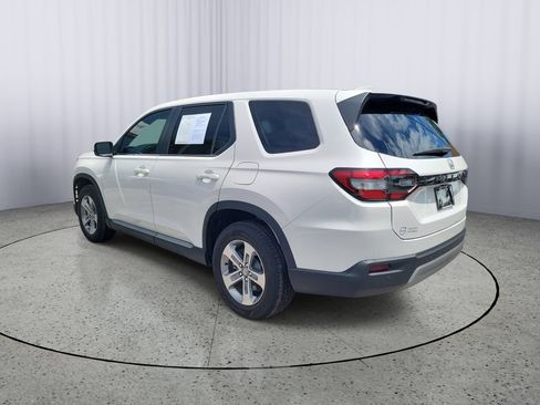 Used 2025 Honda Pilot EX-L image 4