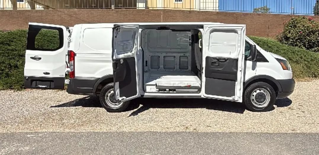 Used 2016 Ford Transit 150 130 Low Roof RWD image 9