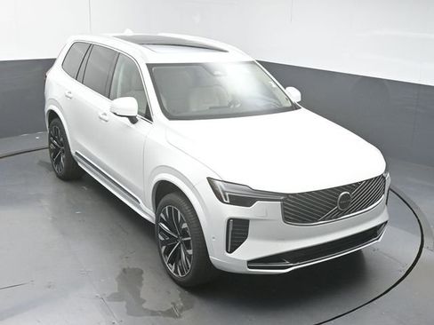 Used 2026 Volvo XC90 T8 Ultra w/ Protection Package Premier image 43