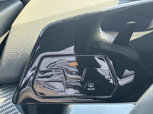 Certified 2023 Volkswagen Golf 20th Anniversary Edition AWD/4WD image 27