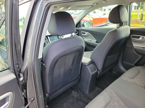 Used 2018 Kia Niro LX FWD image 16
