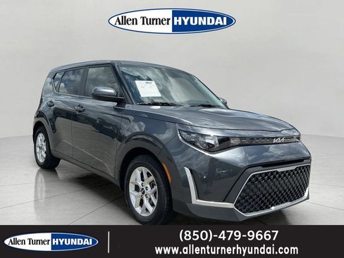Used 2024 Kia Soul LX w/ Option Group 015 FWD image 1