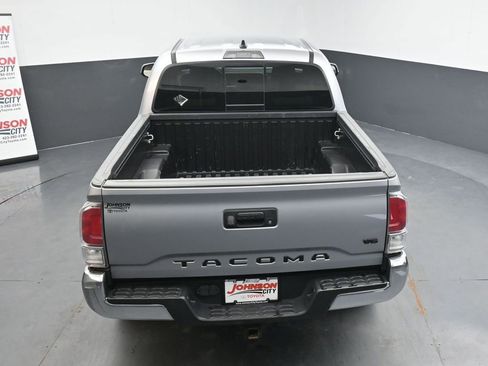 Used 2021 Toyota Tacoma TRD Off-Road image 30